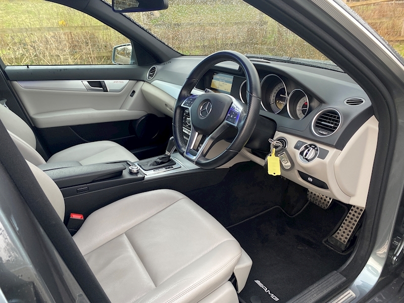 Mercedes-Benz 3.0 C350 CDI V6 BlueEfficiency Sport Edition 125 Saloon 4dr Diesel G-Tronic Euro 5 (s/s) (265 ps)