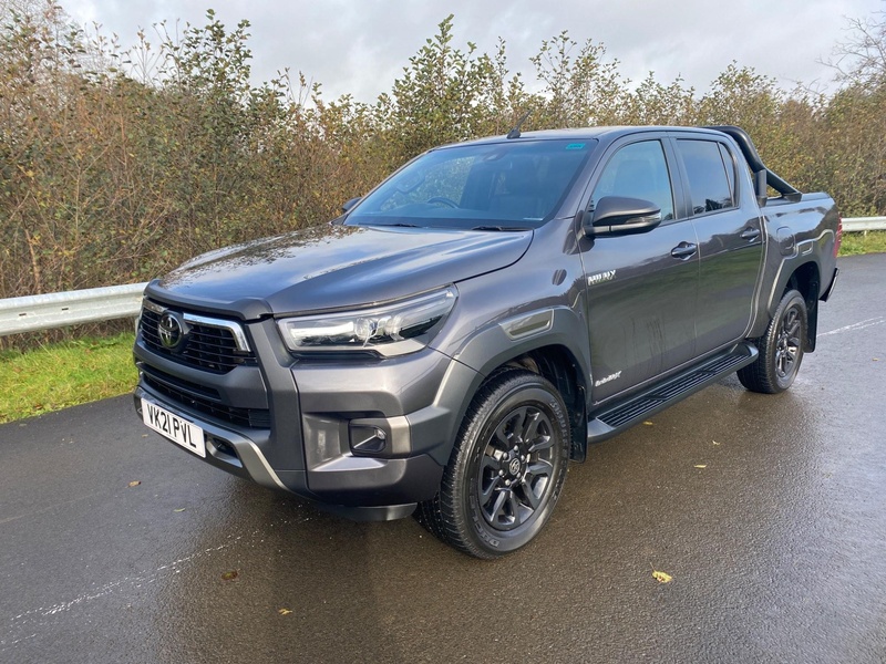 Toyota Hilux 2.8 D-4D Invincible X Double Cab Pickup Auto 4WD Euro 6 (s/s) 4dr