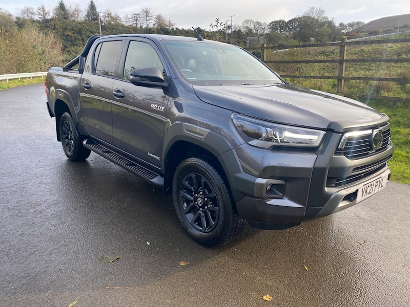 Toyota Hilux 2.8 D-4D Invincible X Double Cab Pickup Auto 4WD Euro 6 (s/s) 4dr