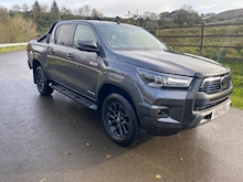 Hilux 2.8 D-4D Invincible X Double Cab Pickup Auto 4WD Euro 6 (s/s) 4dr