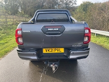 Hilux 2.8 D-4D Invincible X Double Cab Pickup Auto 4WD Euro 6 (s/s) 4dr