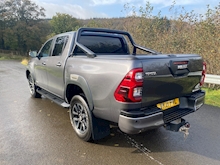 Hilux 2.8 D-4D Invincible X Double Cab Pickup Auto 4WD Euro 6 (s/s) 4dr