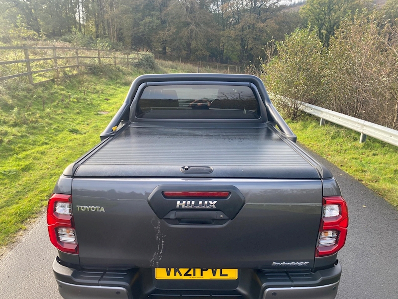 Toyota Hilux 2.8 D-4D Invincible X Double Cab Pickup Auto 4WD Euro 6 (s/s) 4dr