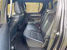 Hilux 2.8 D-4D Invincible X Double Cab Pickup Auto 4WD Euro 6 (s/s) 4dr