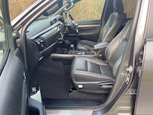 Hilux 2.8 D-4D Invincible X Double Cab Pickup Auto 4WD Euro 6 (s/s) 4dr