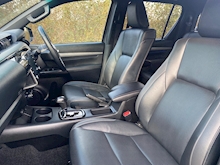 Hilux 2.8 D-4D Invincible X Double Cab Pickup Auto 4WD Euro 6 (s/s) 4dr