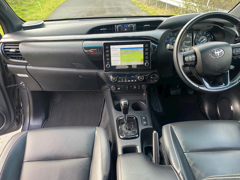 Toyota Hilux 2.8 D-4D Invincible X Double Cab Pickup Auto 4WD Euro 6 (s/s) 4dr