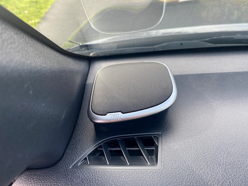 Toyota Hilux 2.8 D-4D Invincible X Double Cab Pickup Auto 4WD Euro 6 (s/s) 4dr