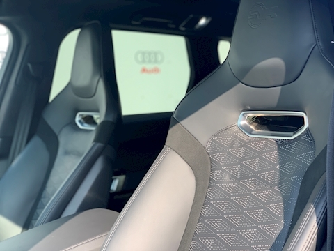 5.0 P575 V8 SVR SUV 5dr Petrol Auto 4WD (s/s) (575 ps)