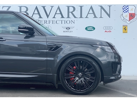 3.0 D300 MHEV HSE Dynamic Black SUV 5dr Diesel Auto 4WD (s/s) (300 ps)