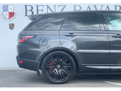 3.0 D300 MHEV HSE Dynamic Black SUV 5dr Diesel Auto 4WD (s/s) (300 ps)