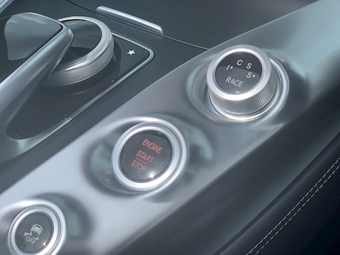 Mercedes AMG GT C 4.0 V8 BiTurbo GPF C Roadster 2dr Petrol SpdS DCT (s/s) (557 ps)