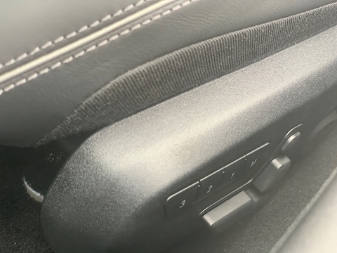 Mercedes AMG GT C 4.0 V8 BiTurbo GPF C Roadster 2dr Petrol SpdS DCT (s/s) (557 ps)