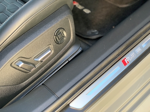 Audi RS6 4.0 TFSI V8 Launch Edition Estate 5dr Petrol Tiptronic quattro (s/s) (600 ps)