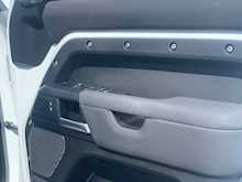 Land Rover Defender 110 D250 MHEV X-Dynamic S SUV