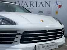 Porsche Cayenne 3.0 V6 E-Hybrid 14.1kWh SUV 5dr Petrol Plug-in Hybrid TiptronicS 4WD Euro 6