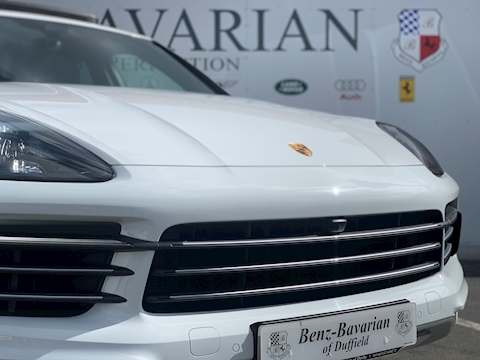 Porsche Cayenne 3.0 V6 E-Hybrid 14.1kWh SUV 5dr Petrol Plug-in Hybrid TiptronicS 4WD Euro 6 (s/s) (462 ps)