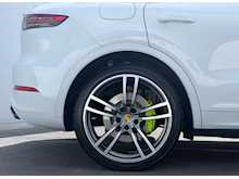 Porsche Cayenne 3.0 V6 E-Hybrid 14.1kWh SUV 5dr Petrol Plug-in Hybrid TiptronicS 4WD Euro 6