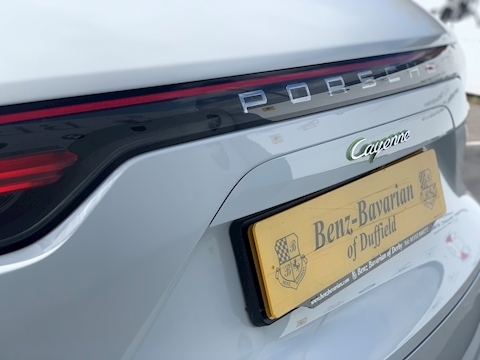 Porsche Cayenne 3.0 V6 E-Hybrid 14.1kWh SUV 5dr Petrol Plug-in Hybrid TiptronicS 4WD Euro 6 (s/s) (462 ps)