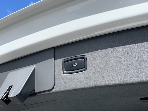 Porsche Cayenne 3.0 V6 E-Hybrid 14.1kWh SUV 5dr Petrol Plug-in Hybrid TiptronicS 4WD Euro 6 (s/s) (462 ps)