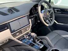 Porsche Cayenne 3.0 V6 E-Hybrid 14.1kWh SUV 5dr Petrol Plug-in Hybrid TiptronicS 4WD Euro 6
