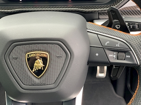 Urus Estate 4.0 V8 Petrol
