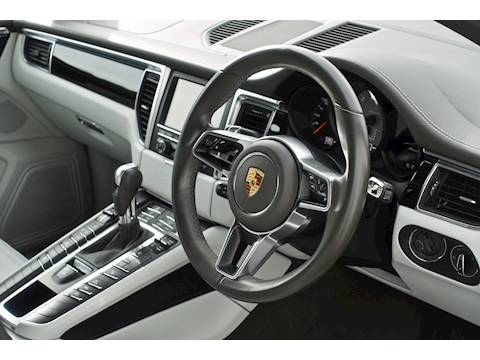 Macan D S Pdk Estate 3.0 Semi Auto Diesel