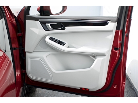 Macan D S Pdk Estate 3.0 Semi Auto Diesel