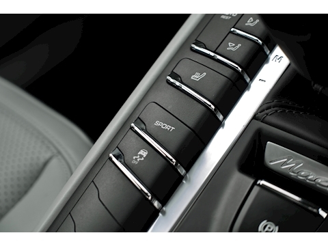 Macan D S Pdk Estate 3.0 Semi Auto Diesel