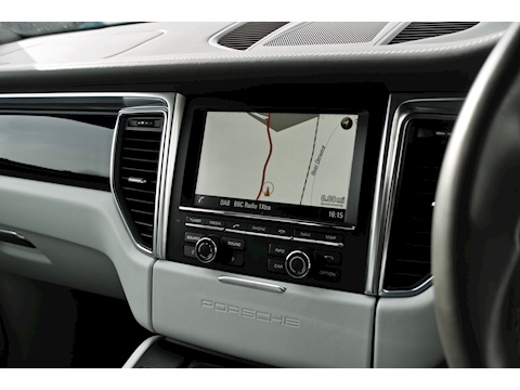 Macan D S Pdk Estate 3.0 Semi Auto Diesel