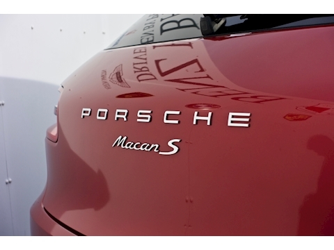 Macan D S Pdk Estate 3.0 Semi Auto Diesel