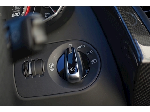 R8 V10 Plus Quattro 5.2 2dr Coupe Semi Auto Petrol