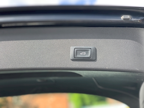 RS4 Avant 4.2 TFSI Avant 5dr Petrol S Tronic quattro (249 g/km, 444 bhp) Avant 4.2 S Tronic Petrol