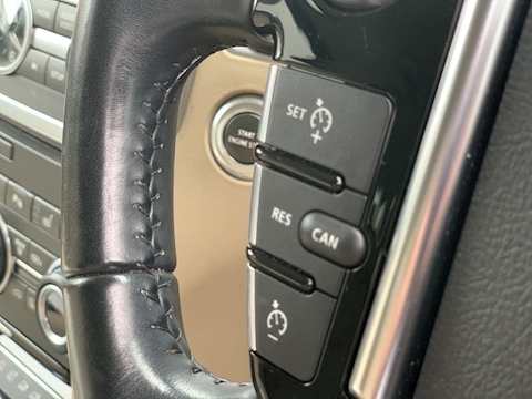 Discovery 4 Graphite SUV 3.0 Automatic Diesel