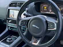 Jaguar F-PACE 3.0d V6 First Edition Auto AWD (s/s) 5dr