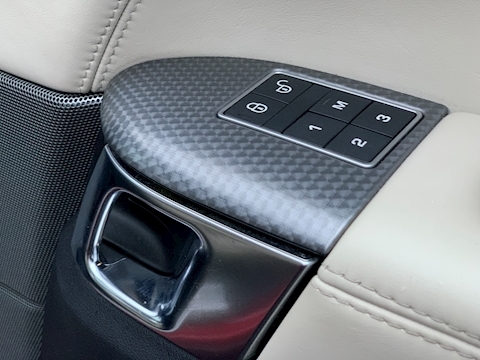 3.0 SD V6 Autobiography Dynamic SUV 5dr Diesel Automatic 4X4 (s/s) (185 g/km, 306 bhp)