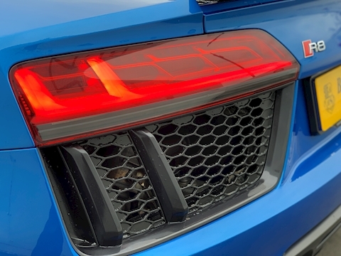 5.2 FSI V10 Coupe 2dr Petrol S Tronic quattro (s/s) (540 ps)