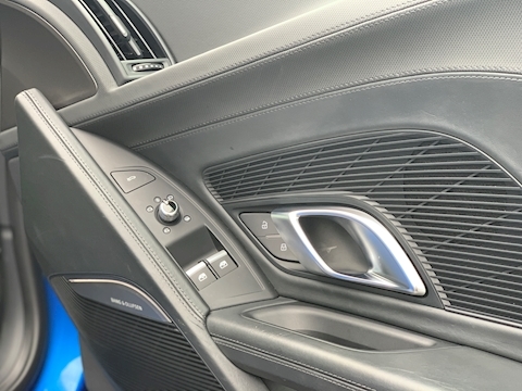 5.2 FSI V10 Coupe 2dr Petrol S Tronic quattro (s/s) (540 ps)