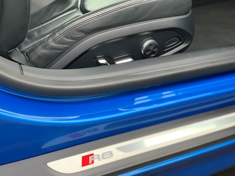 5.2 FSI V10 Coupe 2dr Petrol S Tronic quattro (s/s) (540 ps)