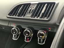 Audi R8 5.2 FSI V10 S Tronic quattro (s/s) 2dr