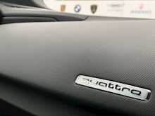 Audi R8 5.2 FSI V10 S Tronic quattro (s/s) 2dr