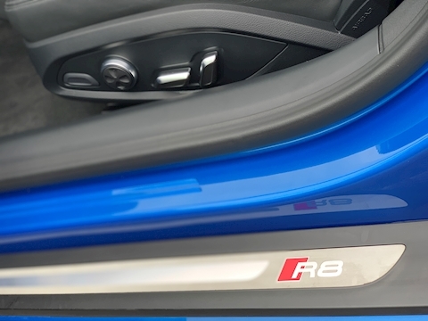 5.2 FSI V10 Coupe 2dr Petrol S Tronic quattro (s/s) (540 ps)