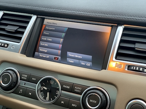 Range Rover 3.0 TD V6 HSE SUV 5dr Diesel Automatic (243 g/km, 242 bhp)