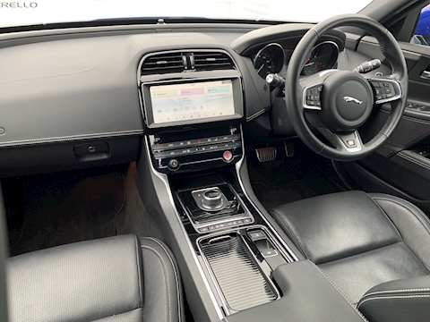 2.0d R-Sport Saloon 4dr Diesel Auto (s/s) (180 ps)