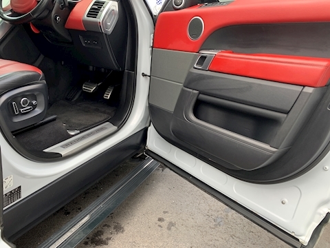 3.0 SD V6 Autobiography Dynamic SUV 5dr Diesel Automatic 4X4 (s/s) (185 g/km, 306 bhp)