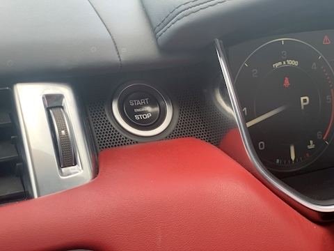 3.0 SD V6 Autobiography Dynamic SUV 5dr Diesel Automatic 4X4 (s/s) (185 g/km, 306 bhp)