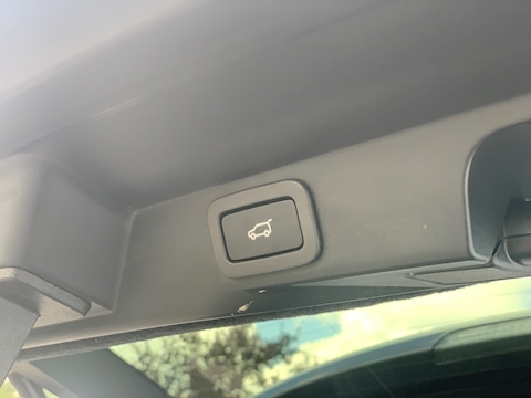 3.0 SD V6 Autobiography Dynamic SUV 5dr Diesel Automatic 4X4 (s/s) (185 g/km, 306 bhp)