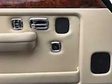 Bentley Turbo R 6.8 LWB Saloon 4dr Petrol Automatic (458 g/km, 0 bhp)