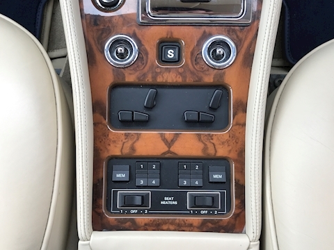 Bentley Turbo R 6.8 LWB Saloon 4dr Petrol Automatic (458 g/km, 0 bhp)