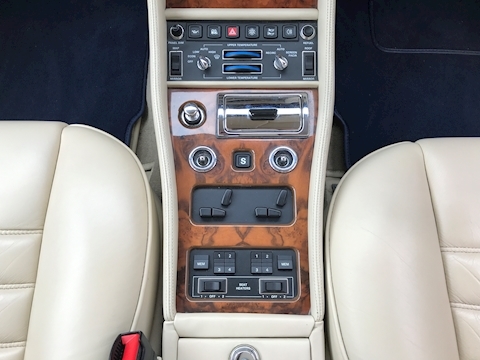 Bentley Turbo R 6.8 LWB Saloon 4dr Petrol Automatic (458 g/km, 0 bhp)